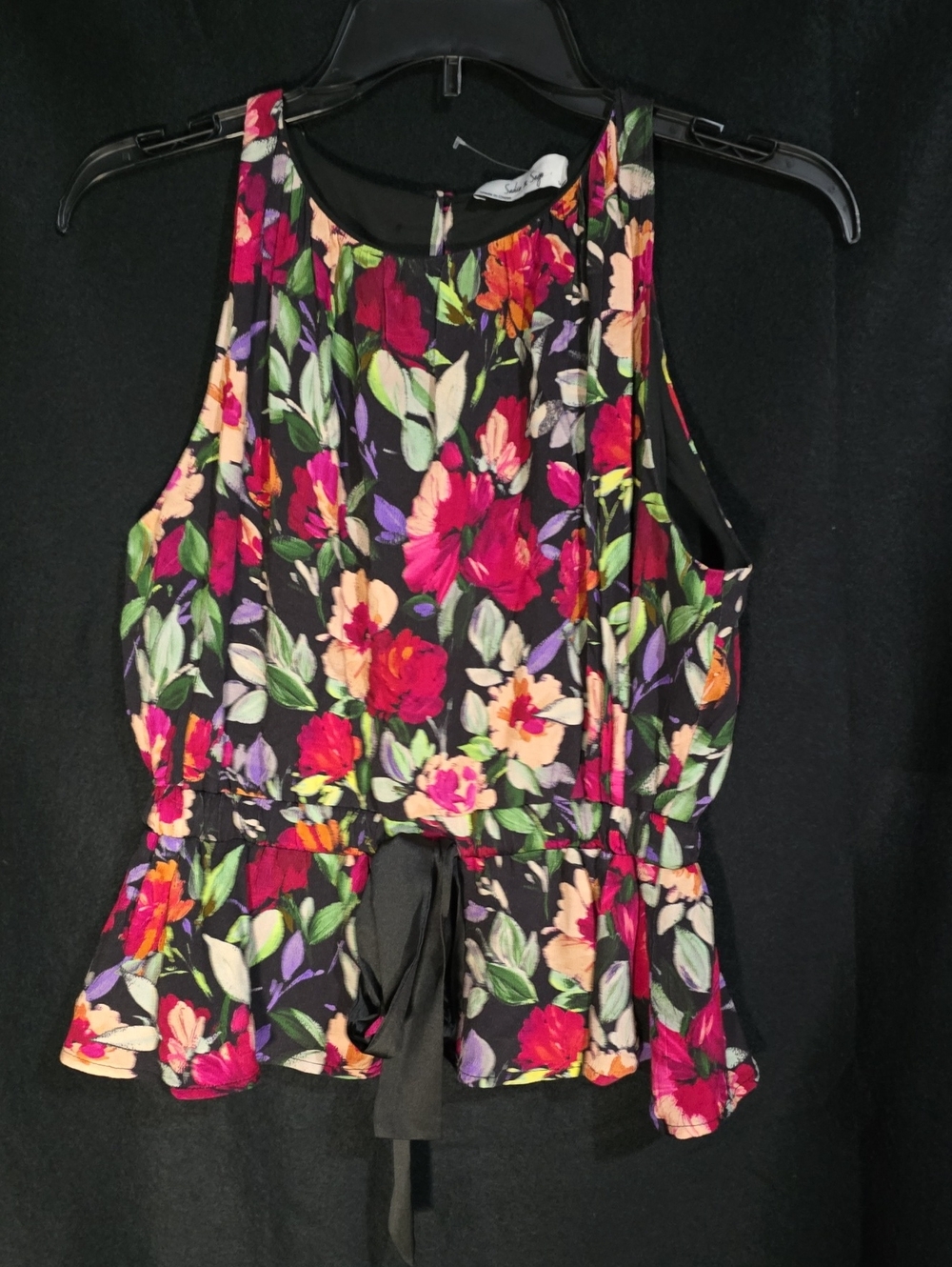 Sadie & Sage Black Floral Tie-Waist Peplum Camisole